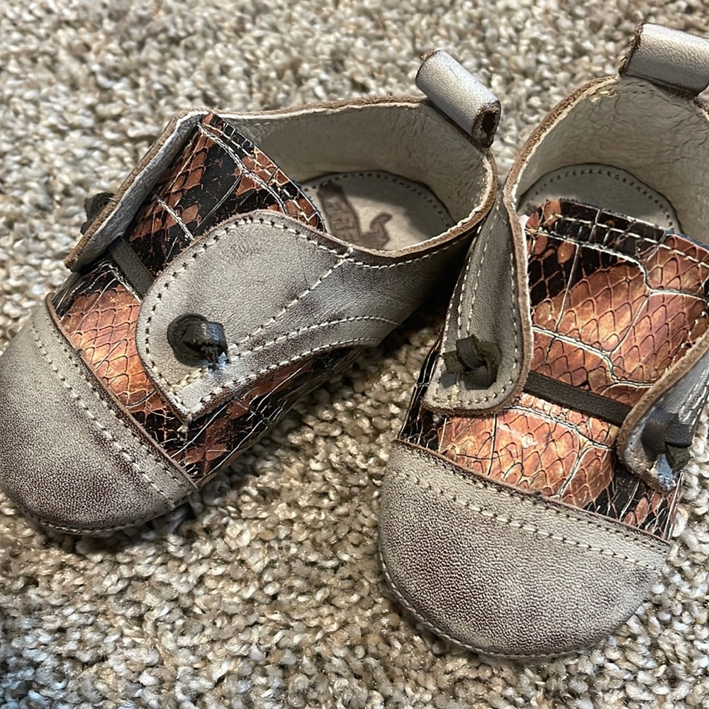 Free bird baby shoes